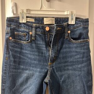 Universal Thread Goods Women’s Distressed Jeans